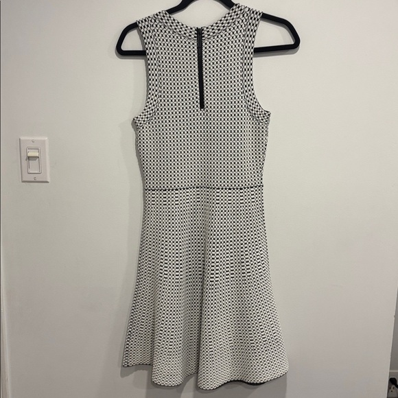 MICHAEL Michael Kors Black and White Textured Dress - Picture 4 of 15